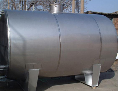 不銹鋼運輸罐生產(chǎn)廠家產(chǎn)品展示——保定龍聚專用設(shè)備制造公司